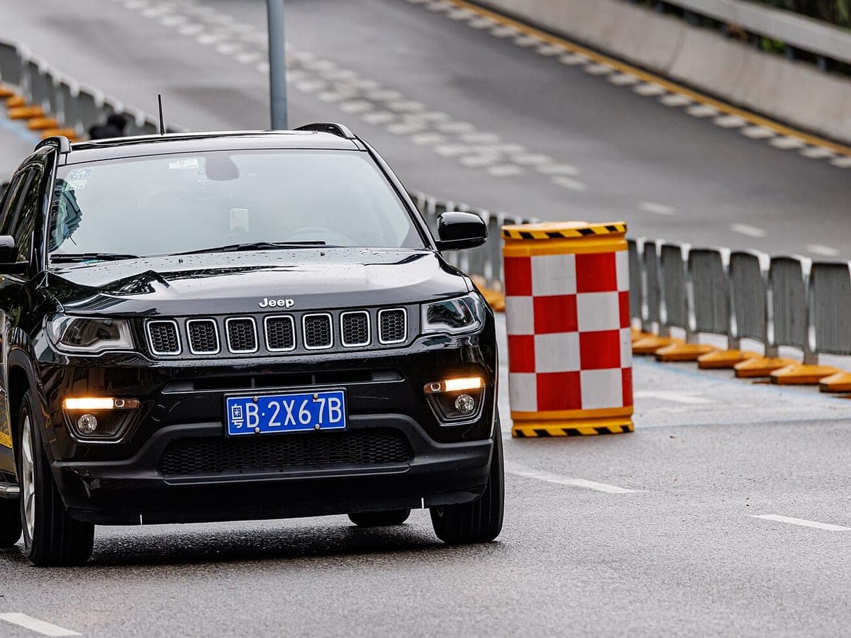 Jeep Compass — foto 2 de 3